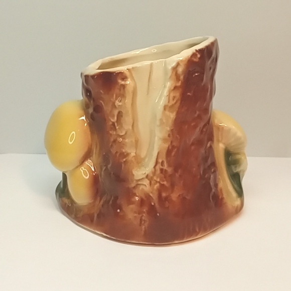 Vintage 1960's Shawnee mushrooms around stump planter. - Picture 2 of 8